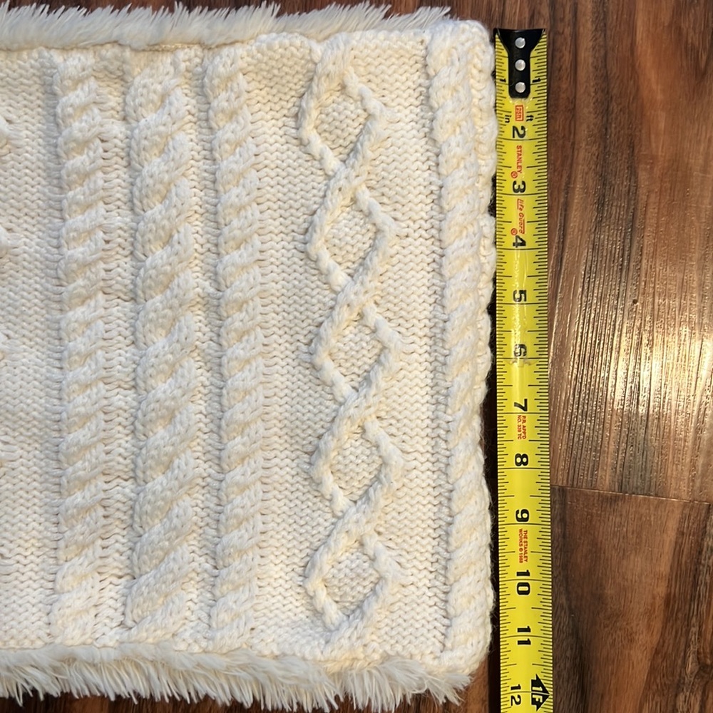 She Infinity Reversible Scarf - Picture 11 of 12
